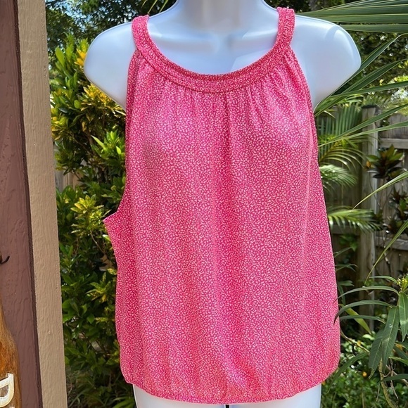 Sienna Sky, Pink & White Sleeveless top, rounded neck & an elastic bottom - Picture 1 of 10